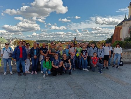 Grupa na placu zamkowym